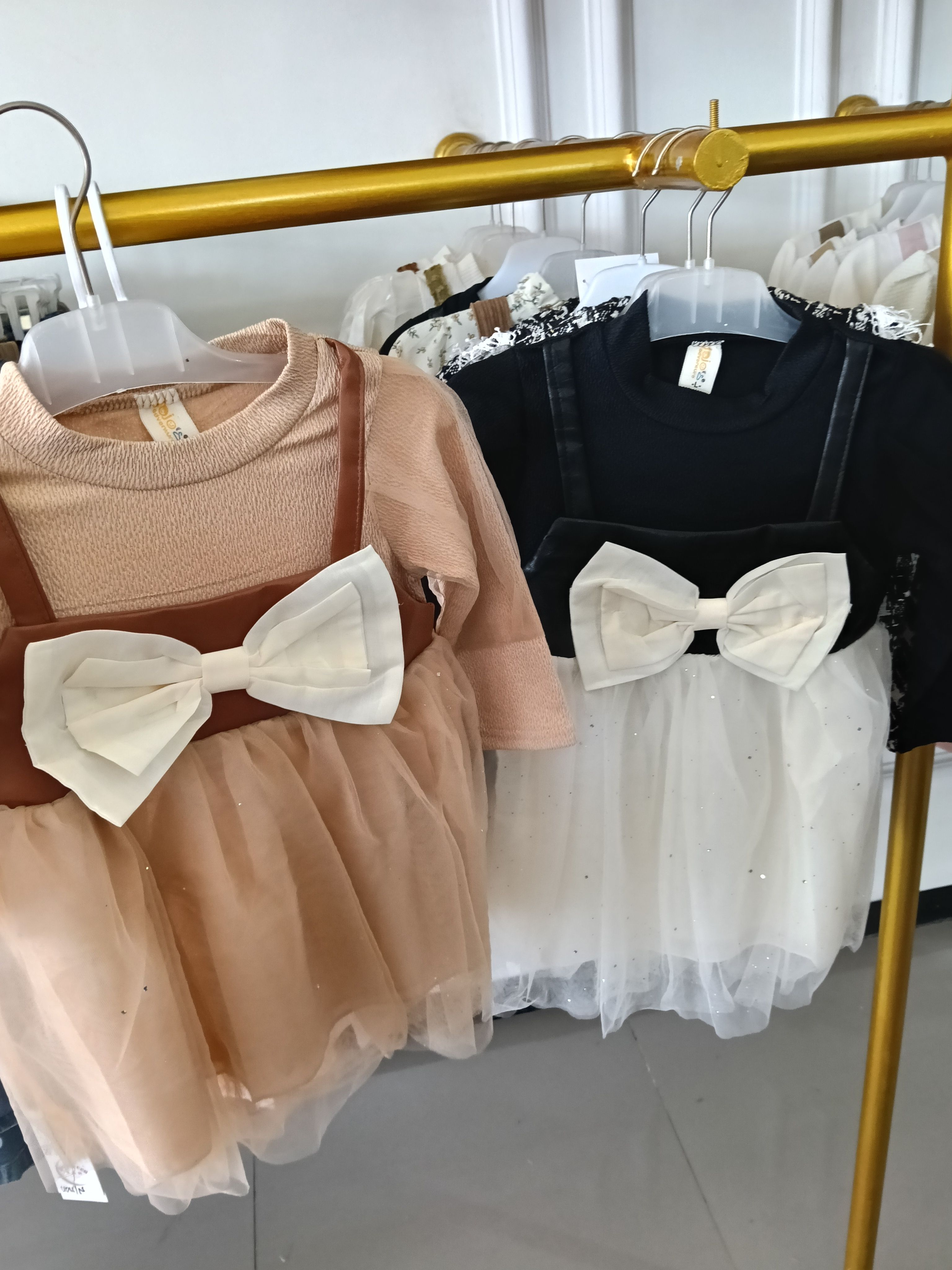 Dress pita tile